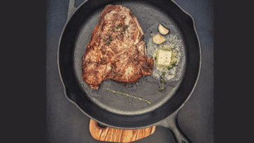 steak-in-cast-iron-skillet