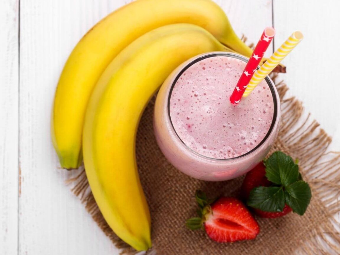 how-to-make-a-strawberry-banana-smoothie-without-yogurt-homeperch-2023