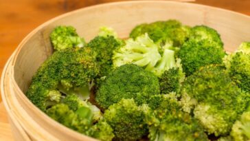 steamed-broccoli