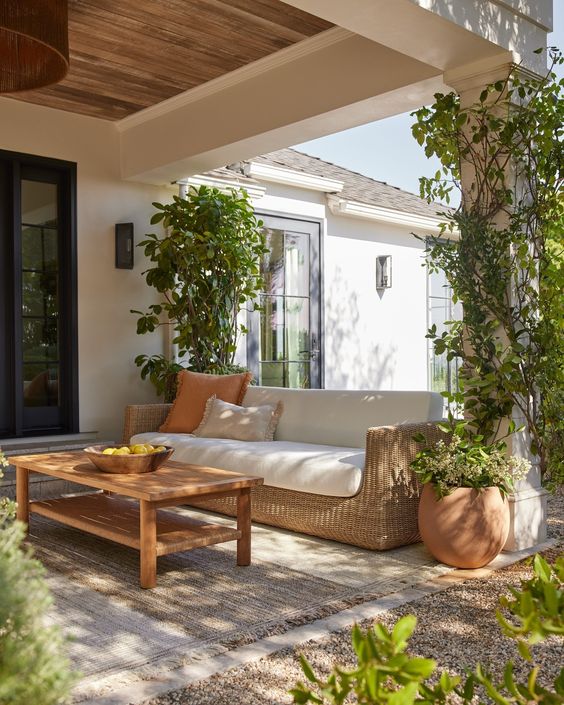 Cozy Minimalist Patio Deck