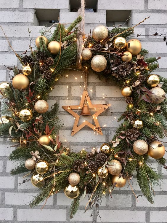 Elegant Golden Holiday Wreath