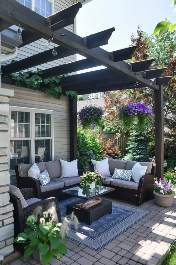 Elegant Pergola Patio Retreat