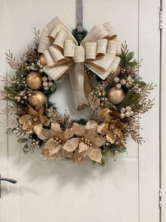 Golden Glamour Holiday Wreath