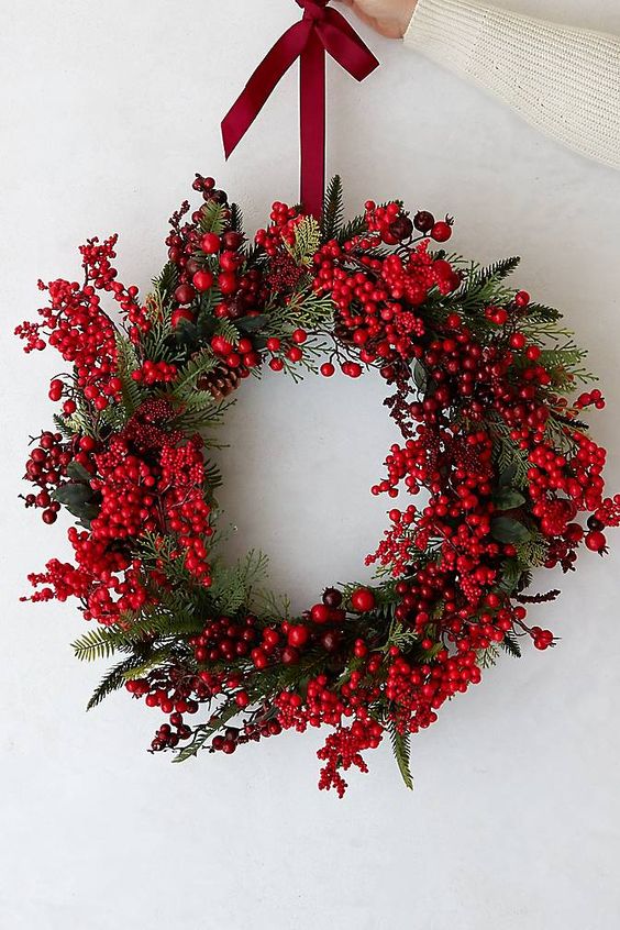 Vibrant Berry Holiday Wreath