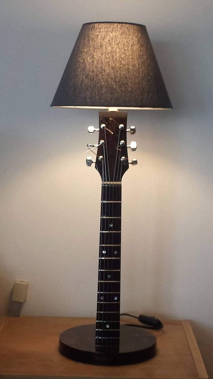 Rockin' Guitar Lamp