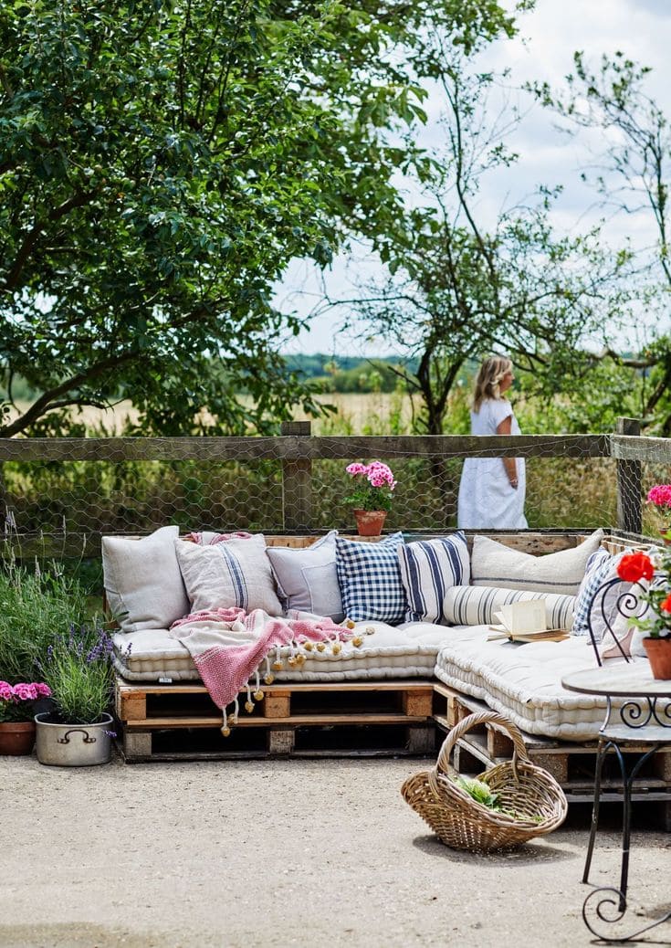 Rustic Pallet Sofa Garden Sanctuary