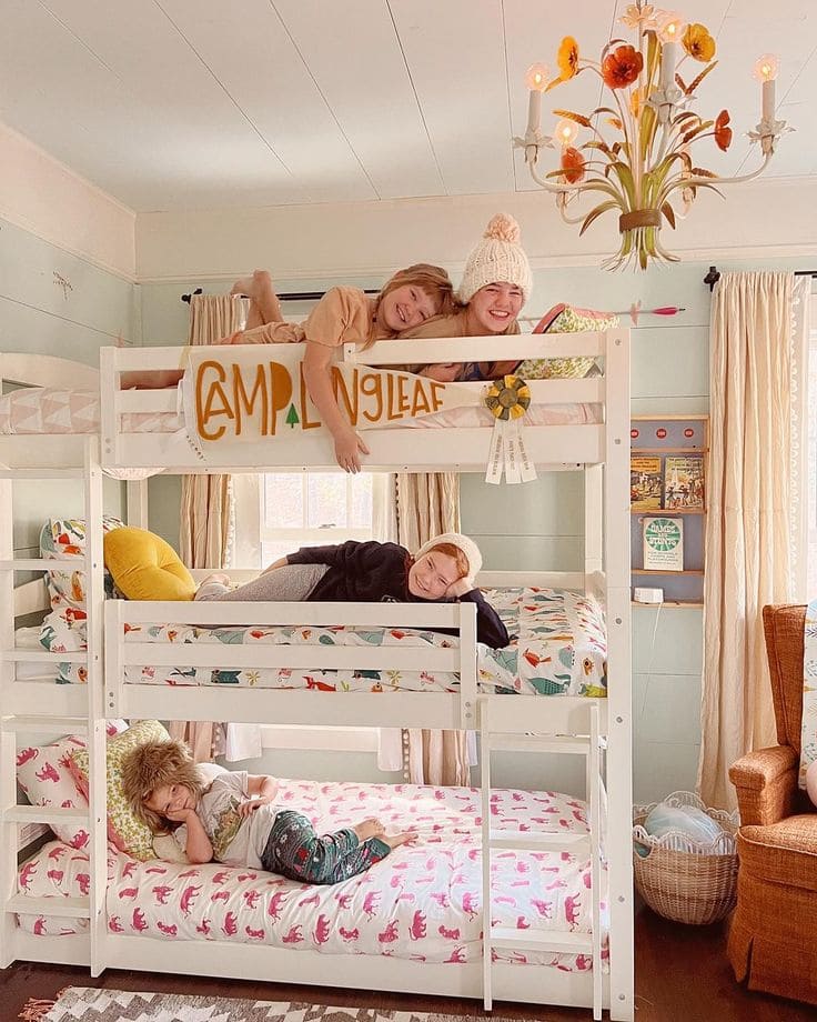 Charming Triple-Bunk Setup for Siblings