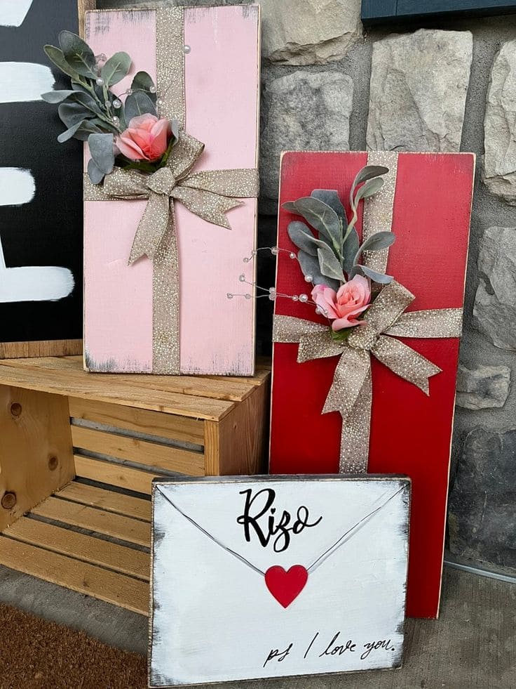 Elegant Valentine Gift Box Decor Signs