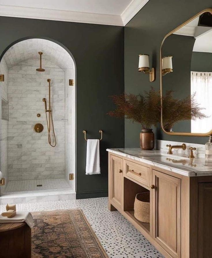 Refined Charm with Arched Shower Elegance