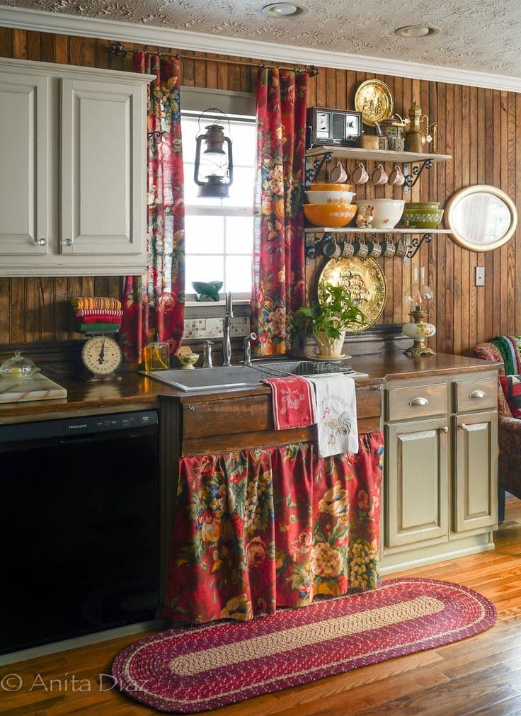 Vivid Floral Elegance in Retro Kitchens