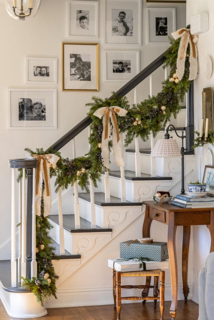 Elegant Gold-Toned Christmas Staircase Beauty