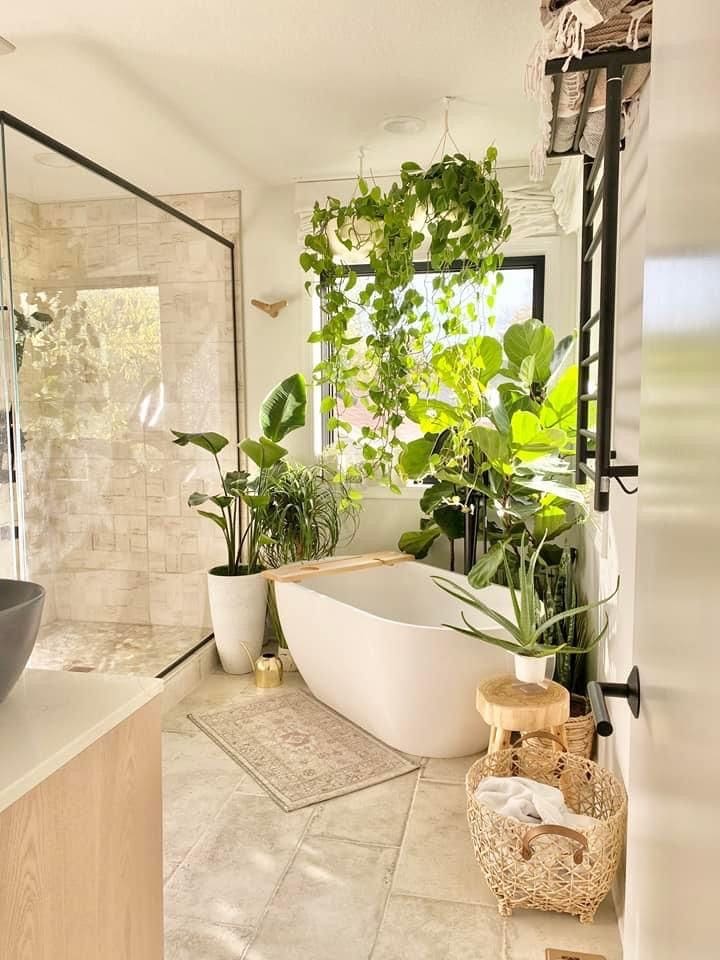 Lush Green Tiny Bath Sanctuary