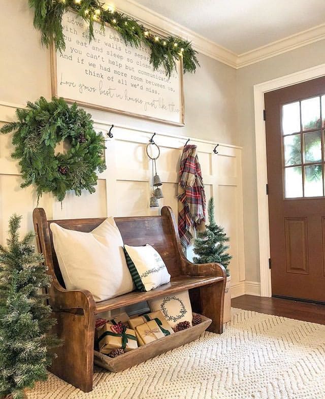 Warm Holiday Entryway Bench Glow